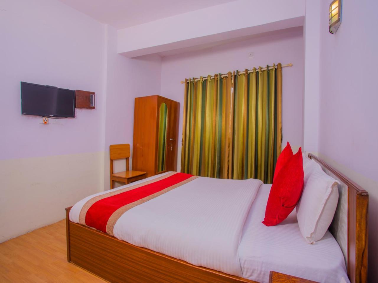 Oyo 255 White Zambala Hotel Catmandu Exterior foto