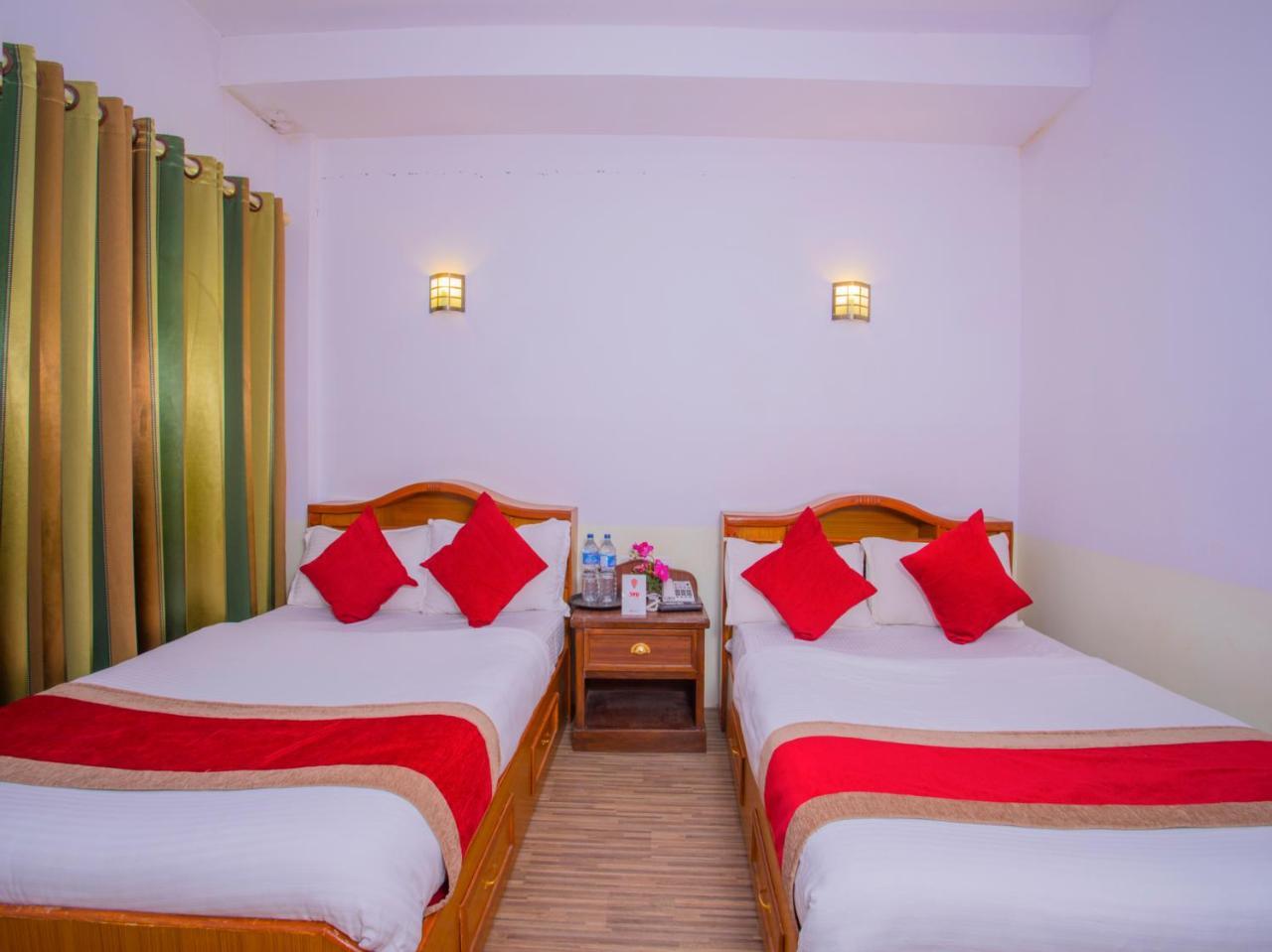 Oyo 255 White Zambala Hotel Catmandu Exterior foto