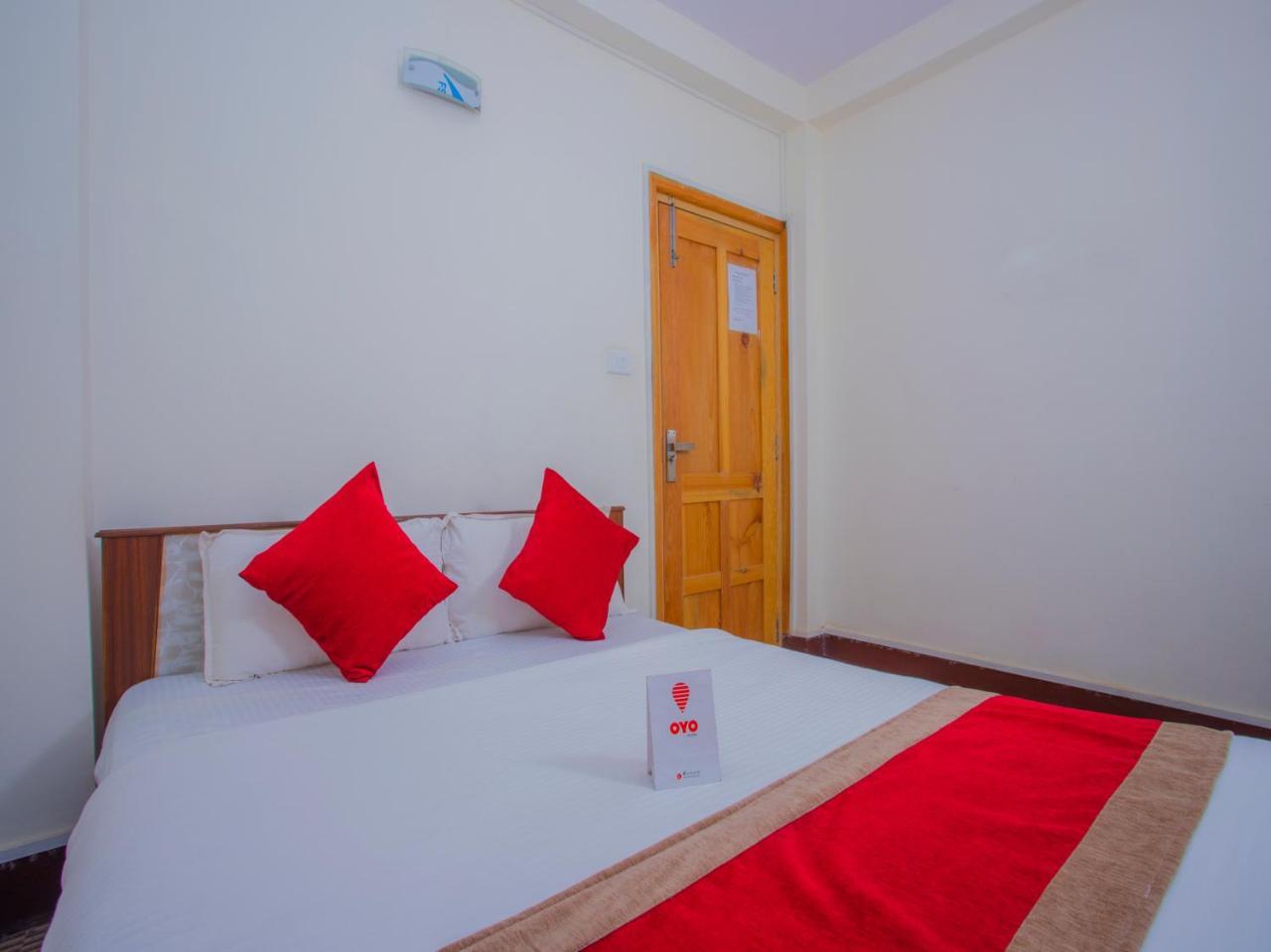 Oyo 255 White Zambala Hotel Catmandu Exterior foto