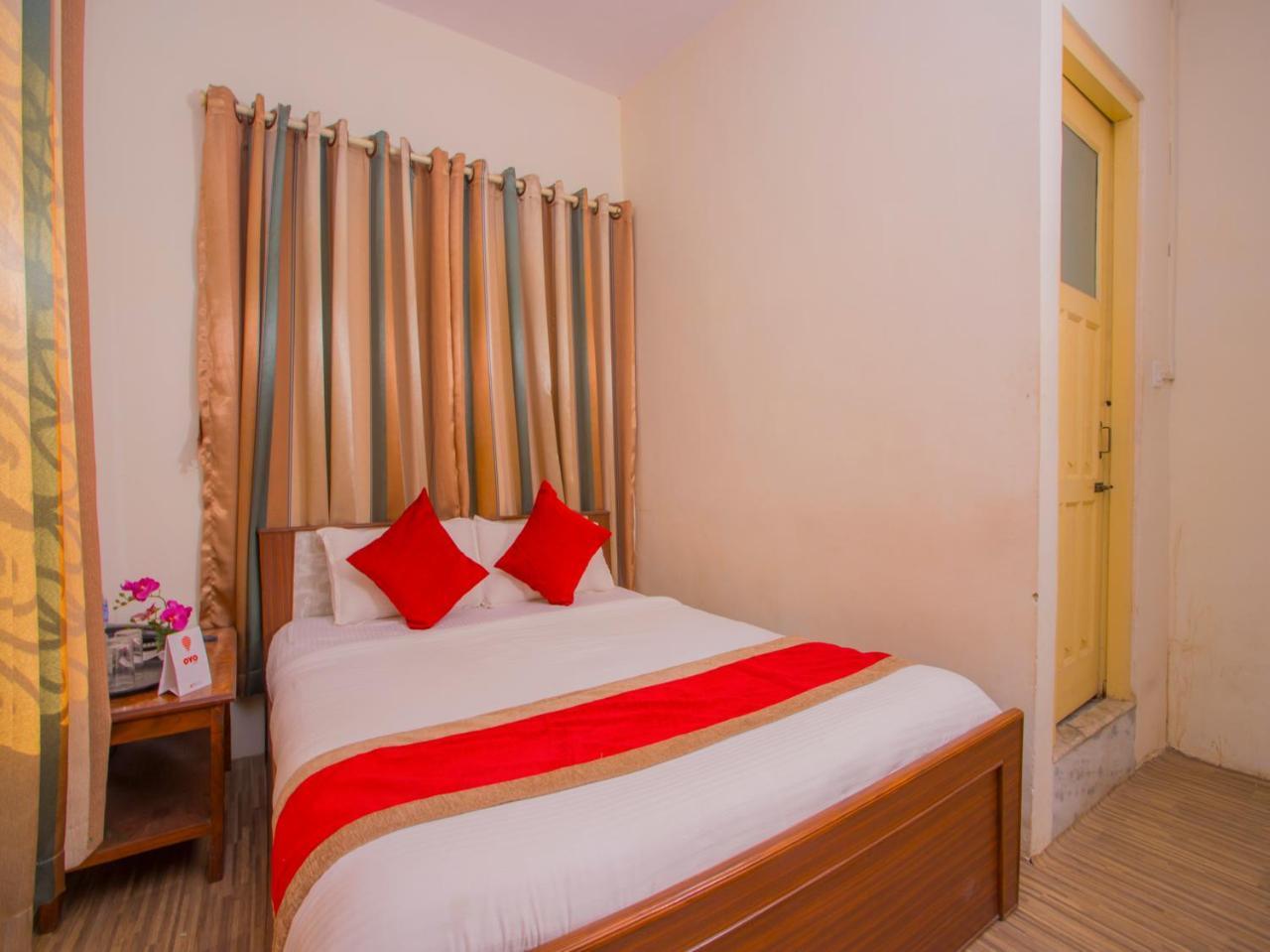Oyo 255 White Zambala Hotel Catmandu Exterior foto