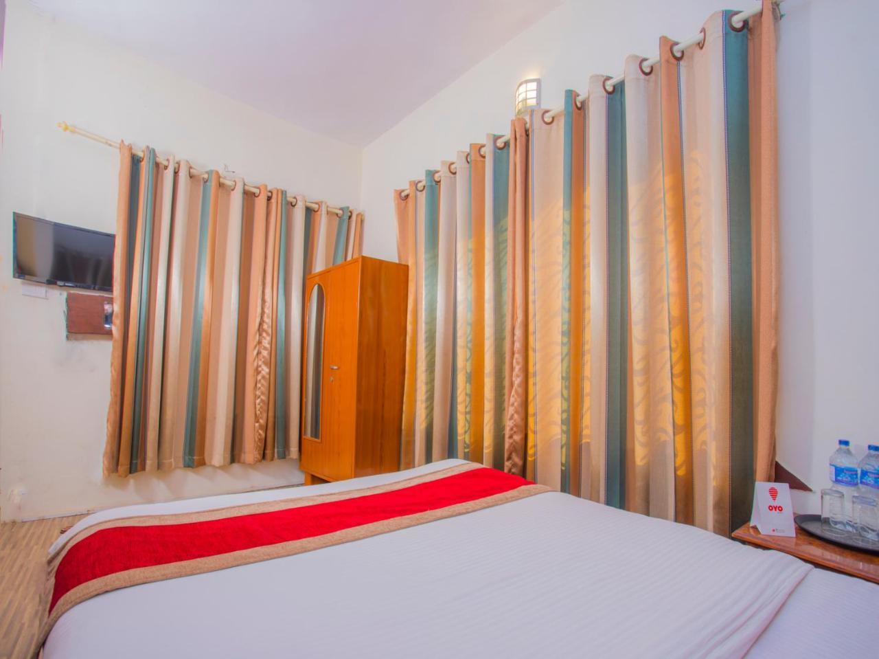 Oyo 255 White Zambala Hotel Catmandu Exterior foto