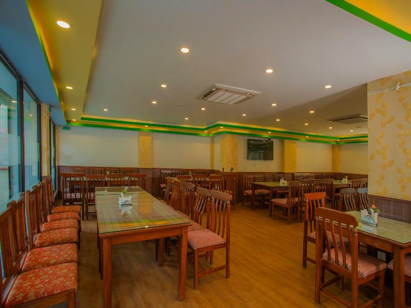 Oyo 255 White Zambala Hotel Catmandu Exterior foto