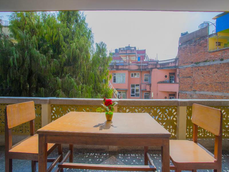 Oyo 255 White Zambala Hotel Catmandu Exterior foto