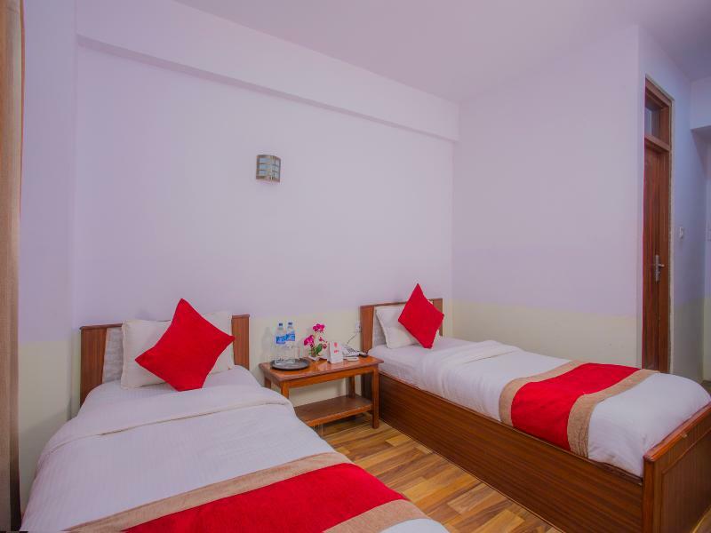 Oyo 255 White Zambala Hotel Catmandu Exterior foto