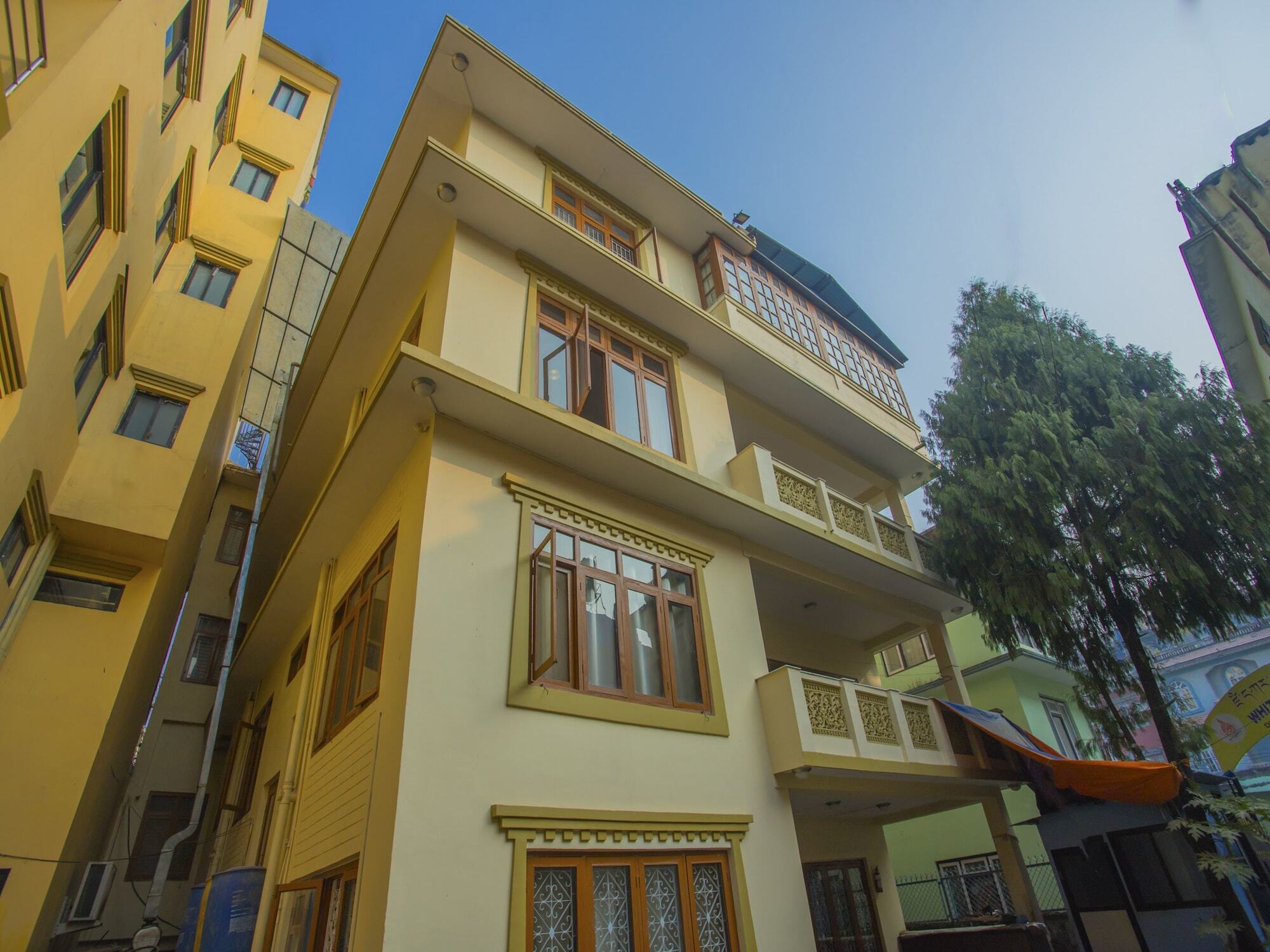 Oyo 255 White Zambala Hotel Catmandu Exterior foto